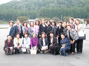 岡崎法人会女性部会で記念撮影